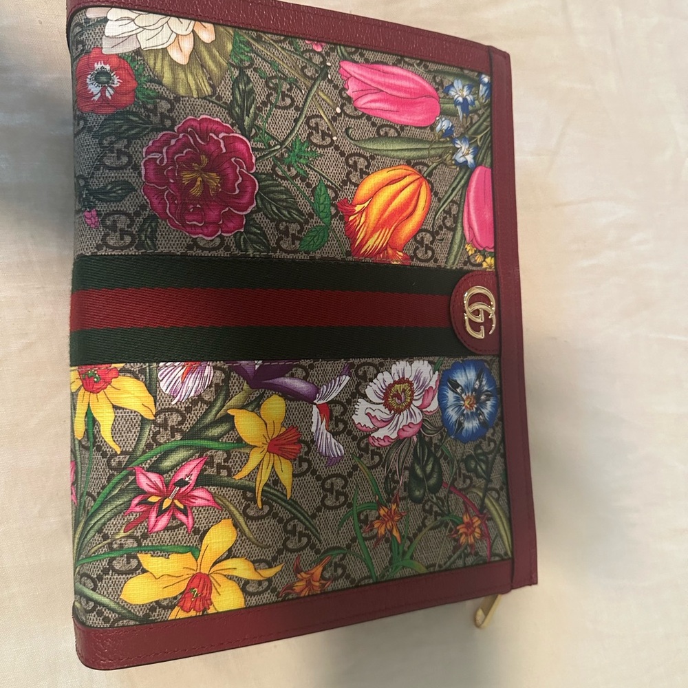 Authentic Gucci GG Supreme Floral Ophidia Clutch